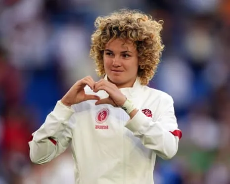England's Ellie Kildunne and Botterman Ready to Face France in Semi-final