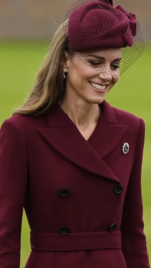The First Lady’s Hat, Kate’s Feather Brooch and Other Remarkable Outfits Thus Far